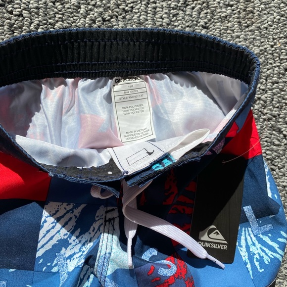 Quicksilver Swim Trunks Size 18 months - Picture 3 of 3